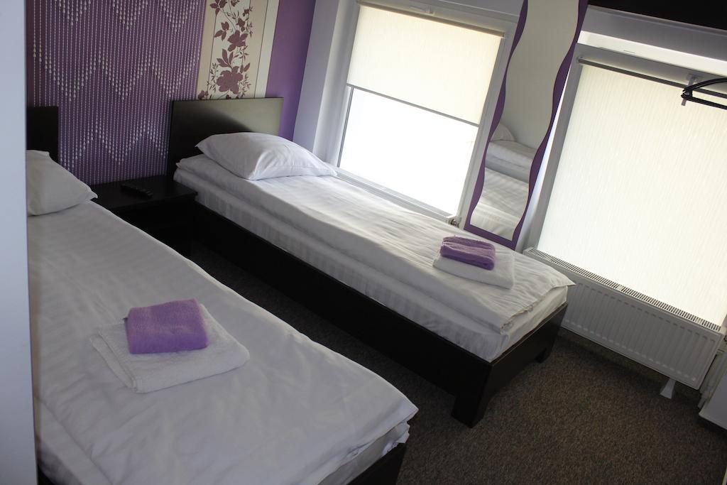 Hotel Lux Divina Braşov Chambre photo