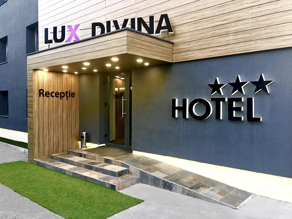 Hotel Lux Divina Braşov Extérieur photo
