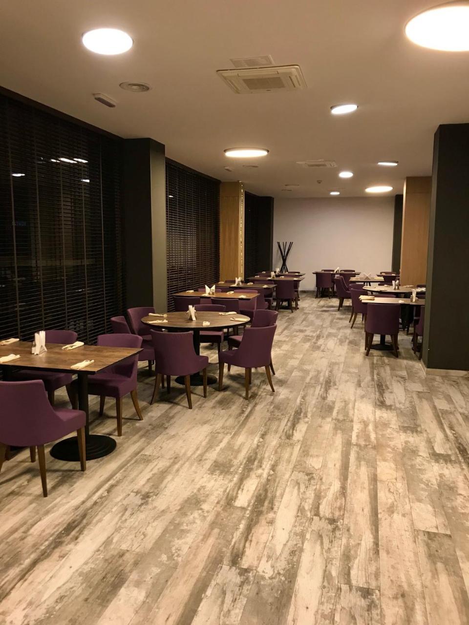 Hotel Lux Divina Braşov Extérieur photo
