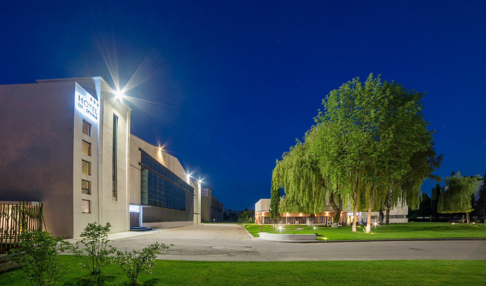 Hotel Lux Divina Braşov Extérieur photo