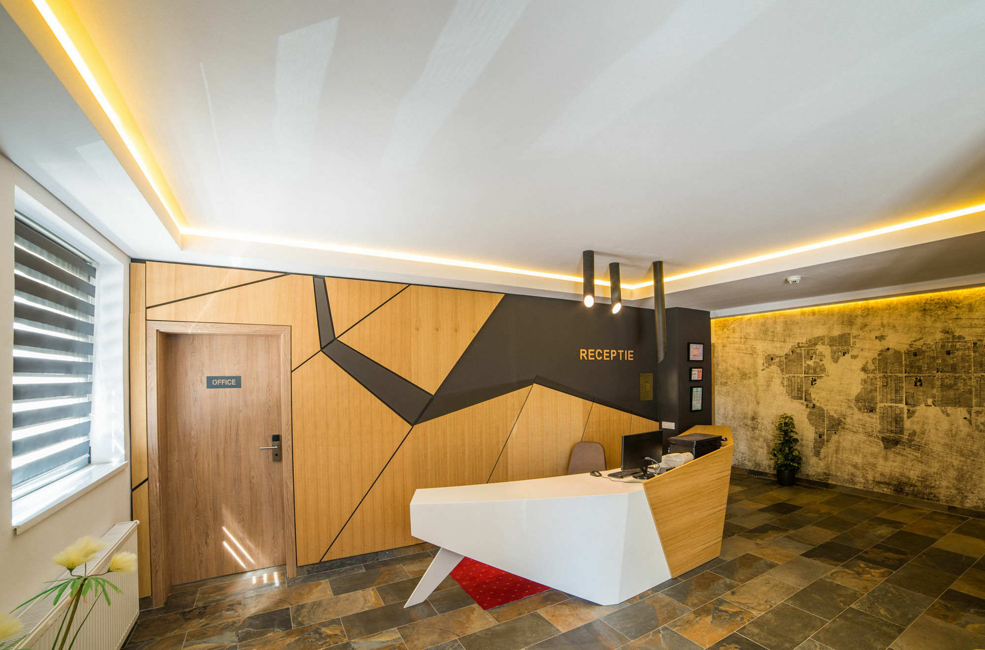 Hotel Lux Divina Braşov Extérieur photo
